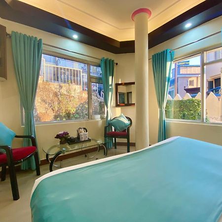 Riversun Hotel Mall Road Mussoorie Ngoại thất bức ảnh