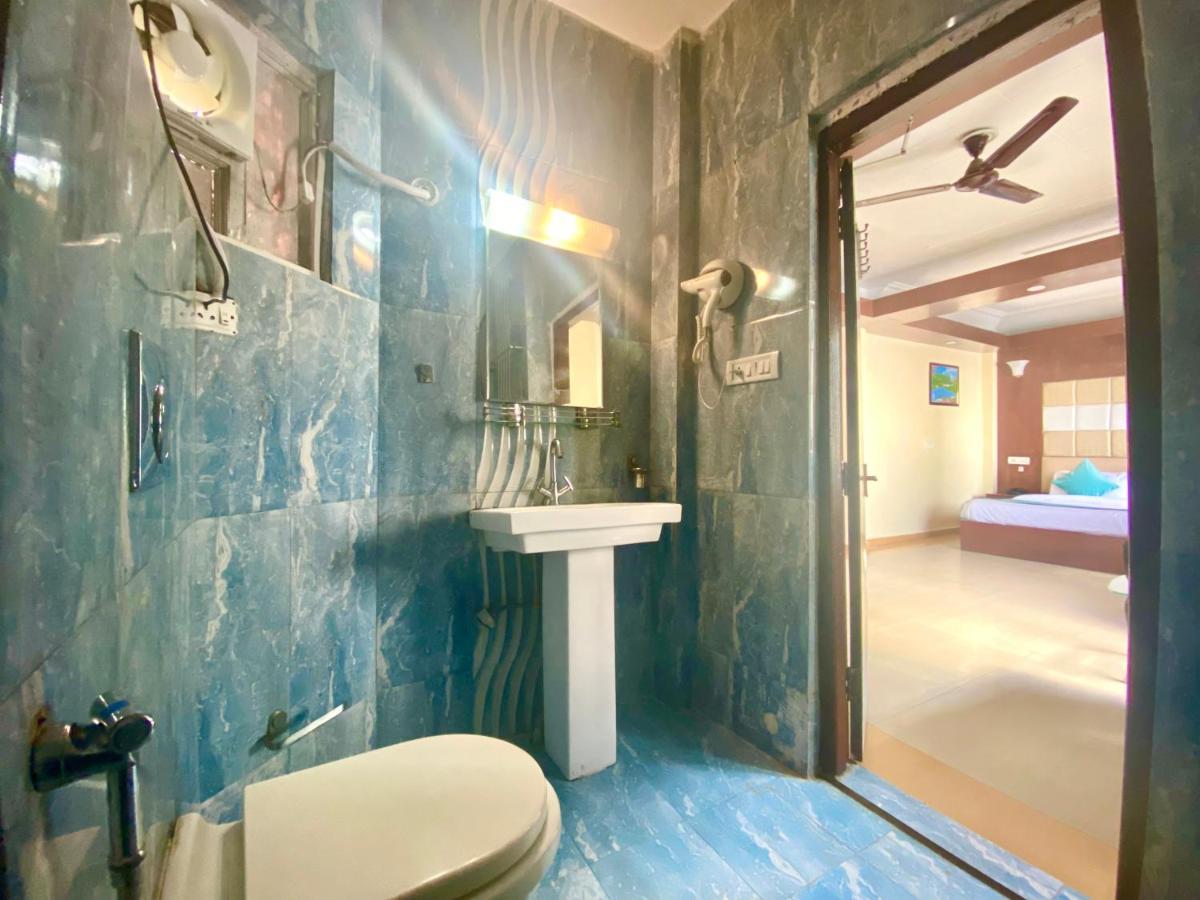 Riversun Hotel Mall Road Mussoorie Ngoại thất bức ảnh