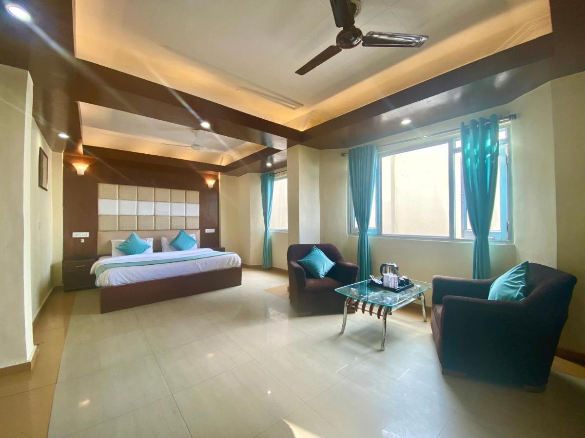 Riversun Hotel Mall Road Mussoorie Ngoại thất bức ảnh