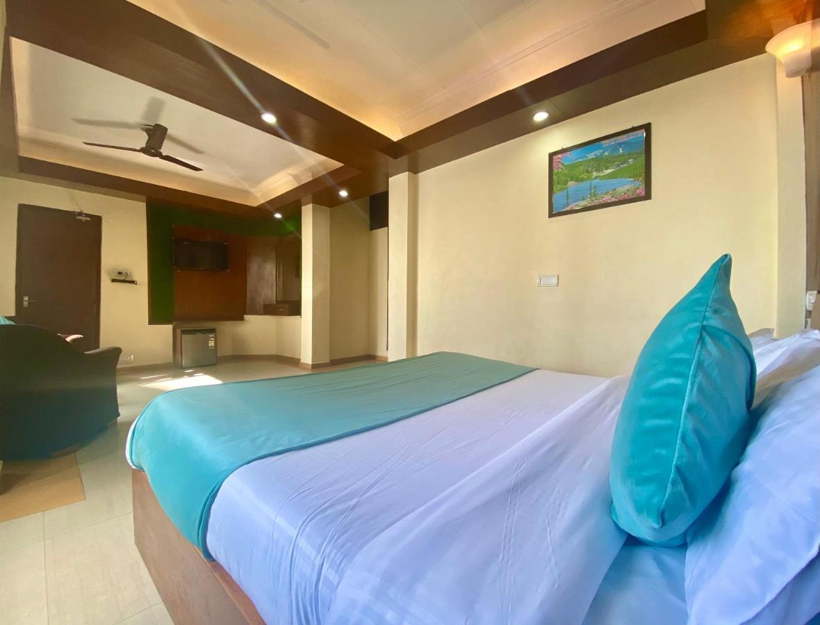 Riversun Hotel Mall Road Mussoorie Ngoại thất bức ảnh