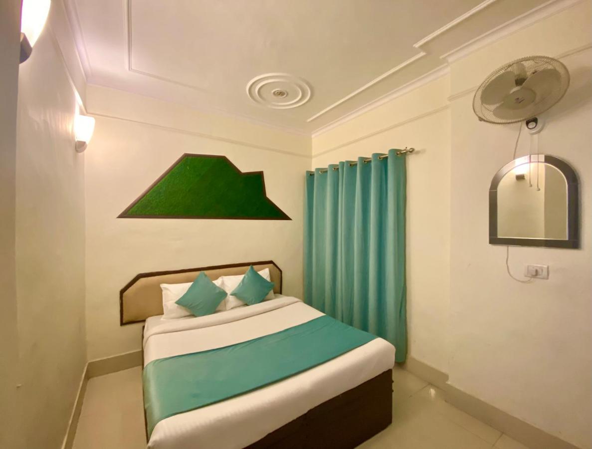 Riversun Hotel Mall Road Mussoorie Ngoại thất bức ảnh