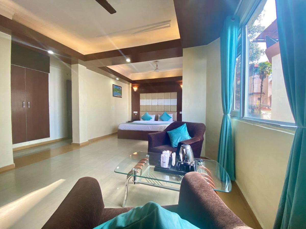 Riversun Hotel Mall Road Mussoorie Ngoại thất bức ảnh