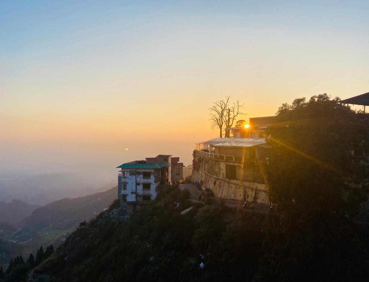 Riversun Hotel Mall Road Mussoorie Ngoại thất bức ảnh
